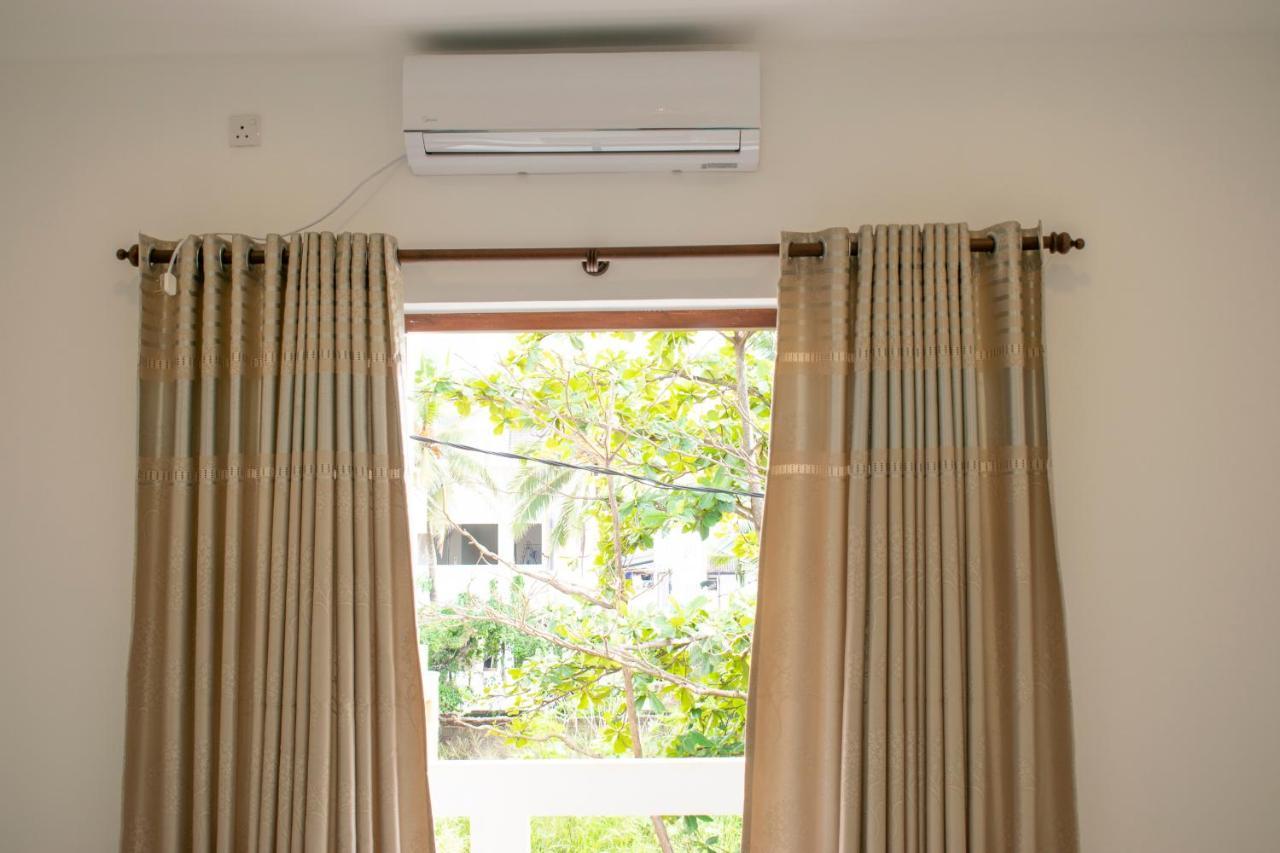 Lavinia Escapes Hotel Dehiwala-Mount Lavinia Exterior photo