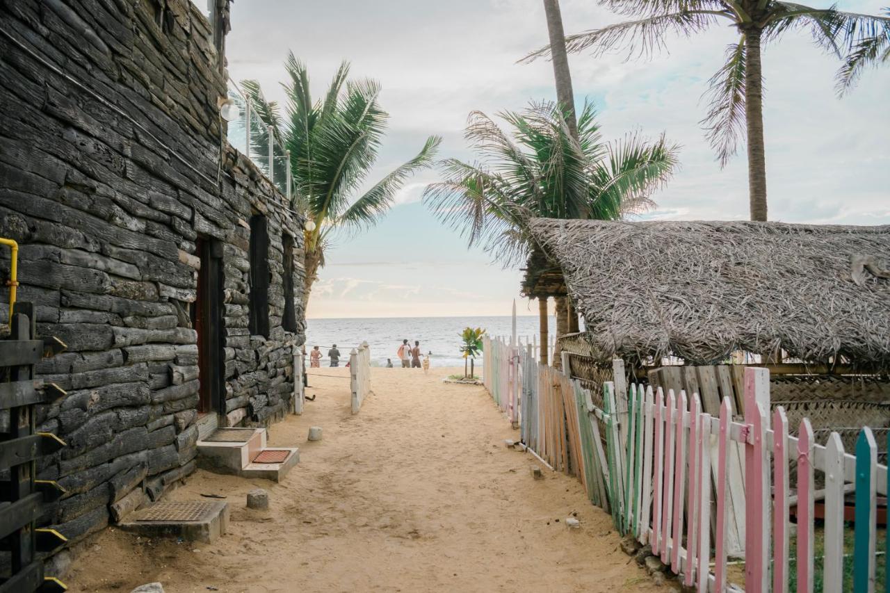 Lavinia Escapes Hotel Dehiwala-Mount Lavinia Exterior photo