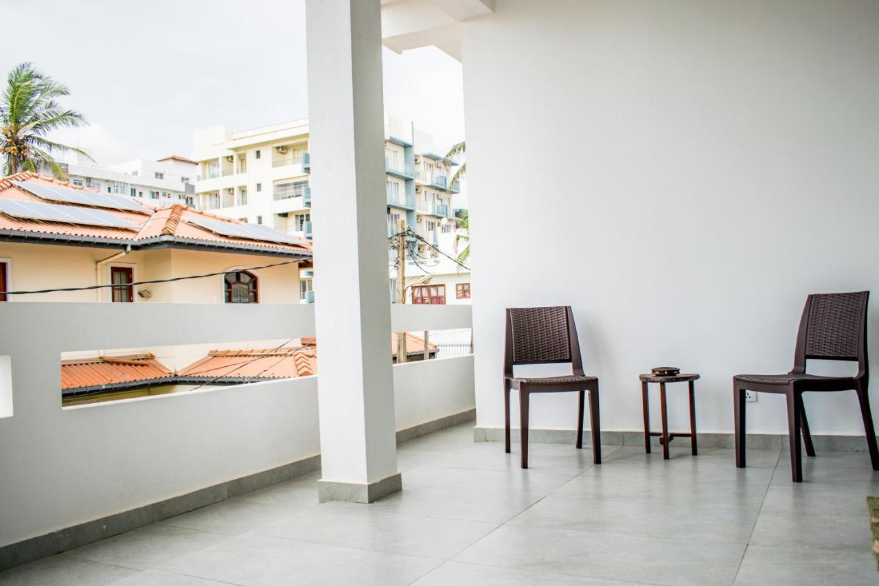 Lavinia Escapes Hotel Dehiwala-Mount Lavinia Exterior photo