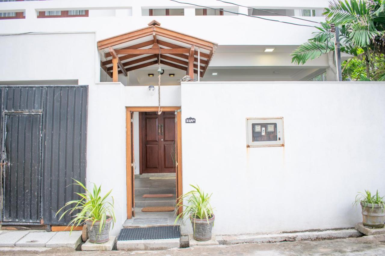 Lavinia Escapes Hotel Dehiwala-Mount Lavinia Exterior photo